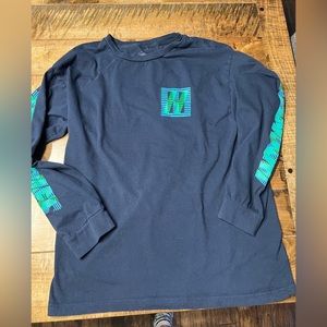 Hoonigans men’s long sleeve shirt.